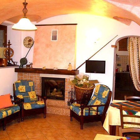 L'Antico Borgo Rooms Rental Caprie ภายนอก รูปภาพ