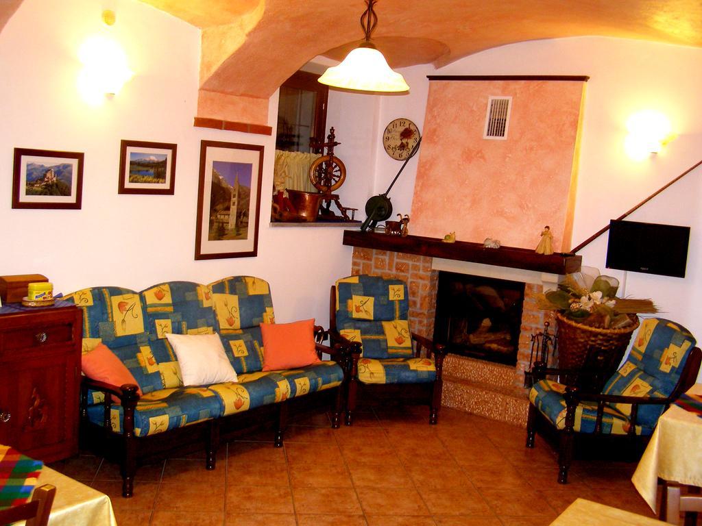 L'Antico Borgo Rooms Rental Caprie ภายนอก รูปภาพ