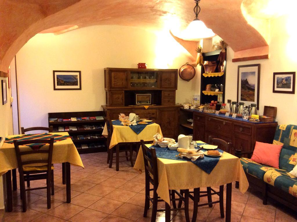 L'Antico Borgo Rooms Rental Caprie ภายนอก รูปภาพ