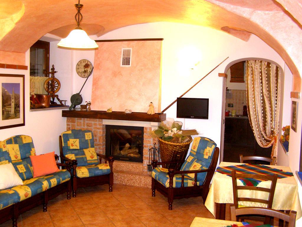 L'Antico Borgo Rooms Rental Caprie ภายนอก รูปภาพ